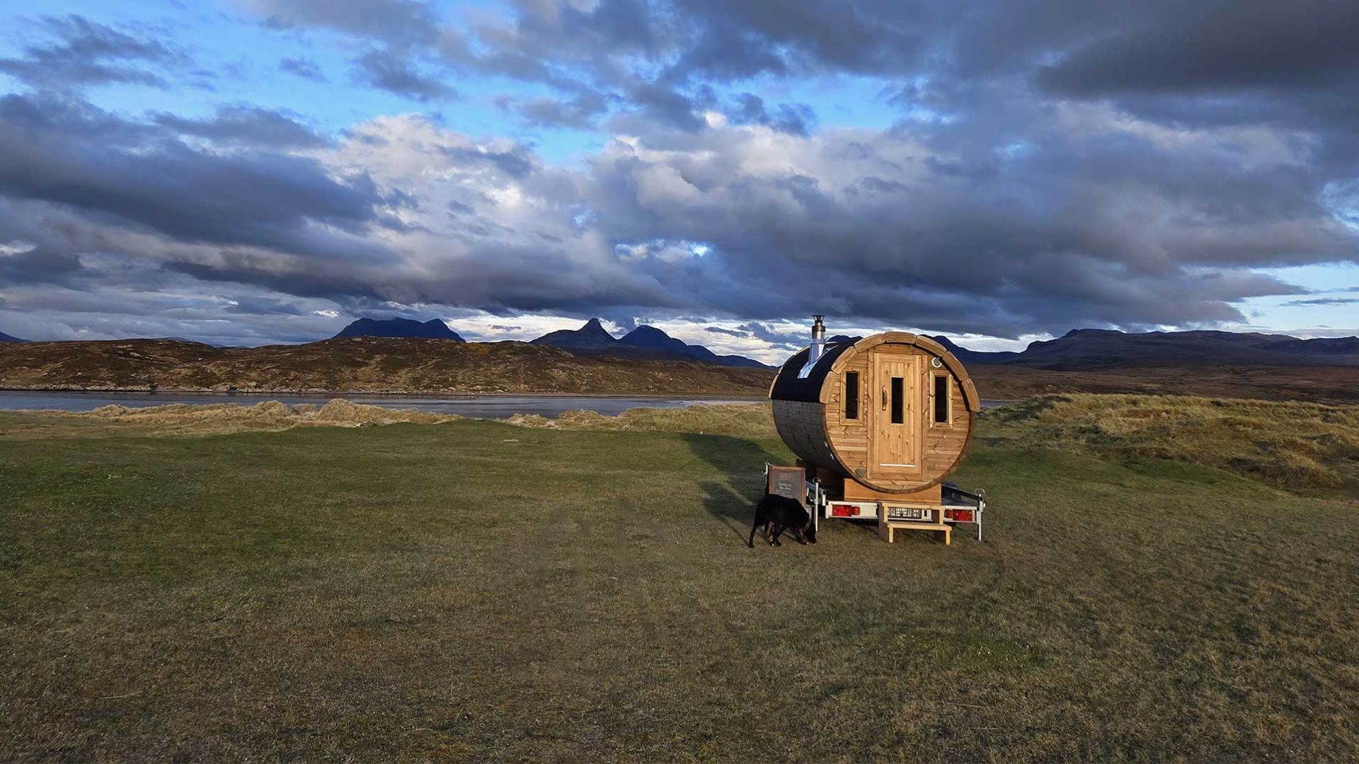 mobile sauna at the beach in achiltibuie