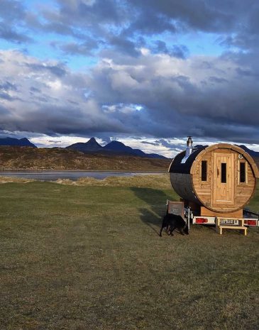 mobile sauna at the beach in achiltibuie